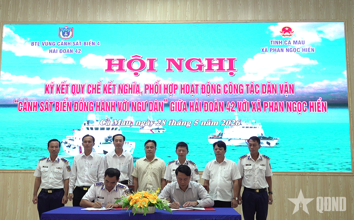 Đồng hành cùng ngư dân, củng cố “thế trận lòng dân” nơi cực Nam của Tổ quốc